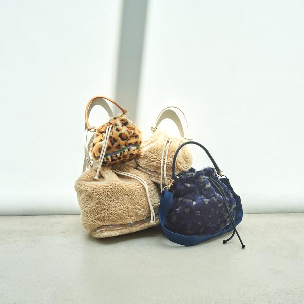 스몰 드로우스트링 숄더백 썸네일 이미지 5